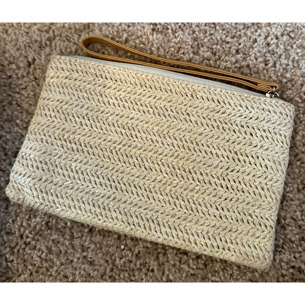 Lot of 4 Womens Wristlets Clutches Simply Vera‎ Vera Wang Woven Quilted Neutral